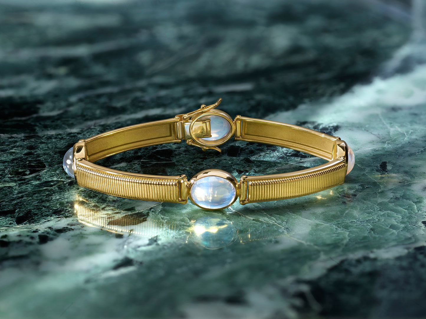 Van Power Bracelet Moonstone