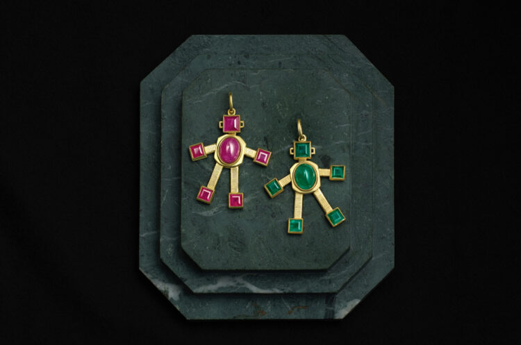 Re & Reggy Van Robots - Ruby, Emerald, 18kt Gold (£3750)                